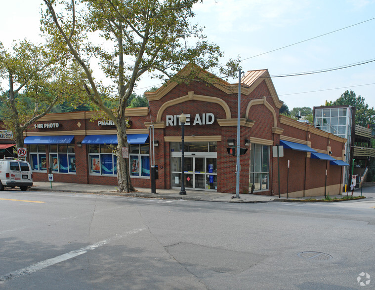 Primary Photo Of 196 E Hartsdale Ave, Hartsdale Drugstore For Lease