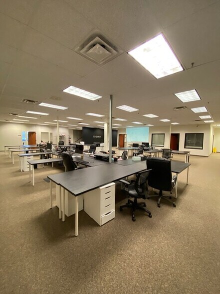 More Photos Of 1395 Commerce Dr, Eagan Office For Sale