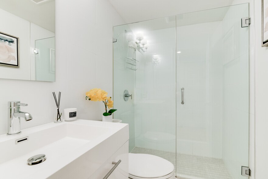 More Photos Of 426 Clermont Ave, Brooklyn Apartments For Sale