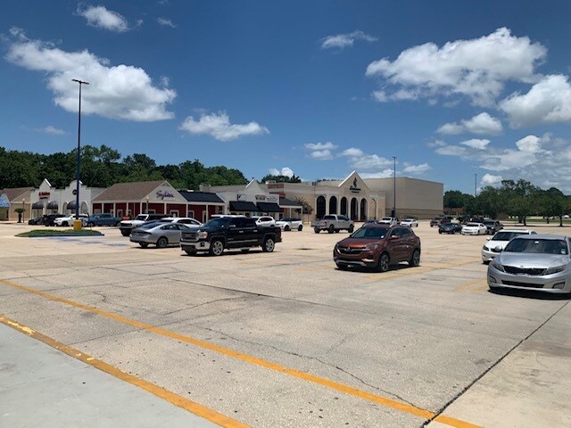 More Photos Of 100-225 N Lewis St, New Iberia Unknown For Lease