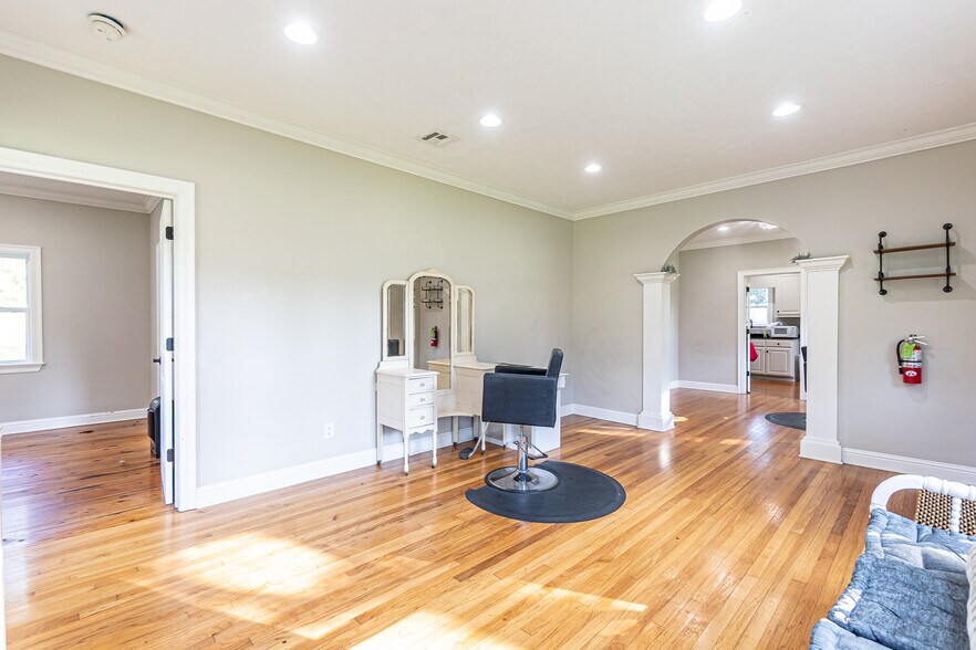 More Photos Of 2590 Military Hwy, Pineville Office For Sale