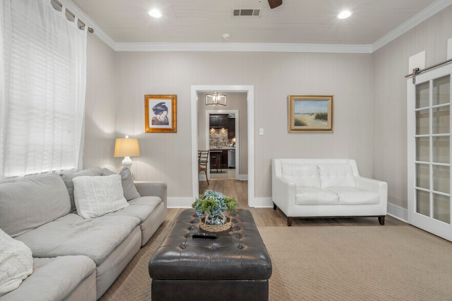 More Photos Of 1705 Government St, Ocean Springs Office For Sale