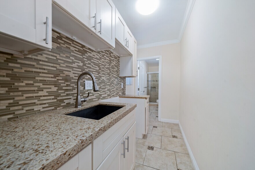 More Photos Of 2014-2016 Peyton Ave, Burbank Apartments For Sale