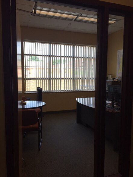 More Photos Of 2100 N Plymouth Ave, Minneapolis Office For Lease