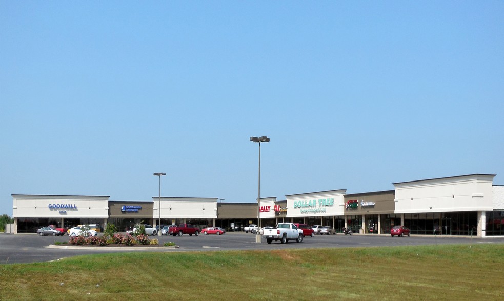 Primary Photo Of 100-132 George E Phelps Blvd, Carthage General Retail For Lease