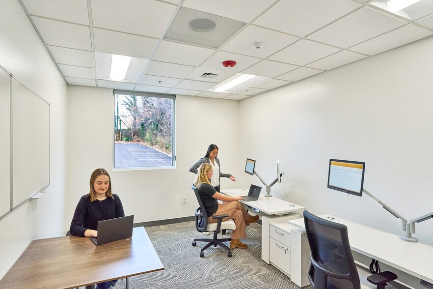 More Photos Of 1030 S Jefferson St, Roanoke Medical For Lease