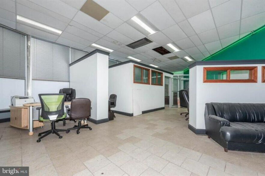More Photos Of 3605 Wilkens Ave, Baltimore Auto Repair For Sale