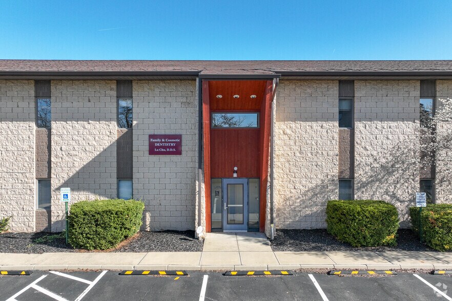 More Photos Of 201 Smith Dr, Cranberry Township Medical For Sale