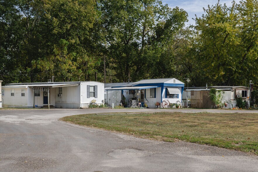 More Photos Of 225 S Barnett, Nauvoo Multifamily For Sale