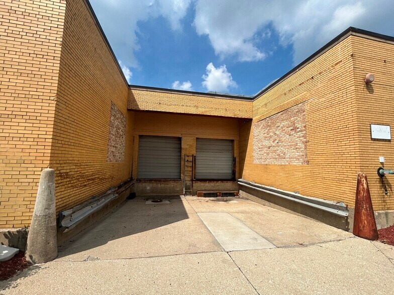 More Photos Of 4300 N Knox Ave, Chicago Warehouse For Sale