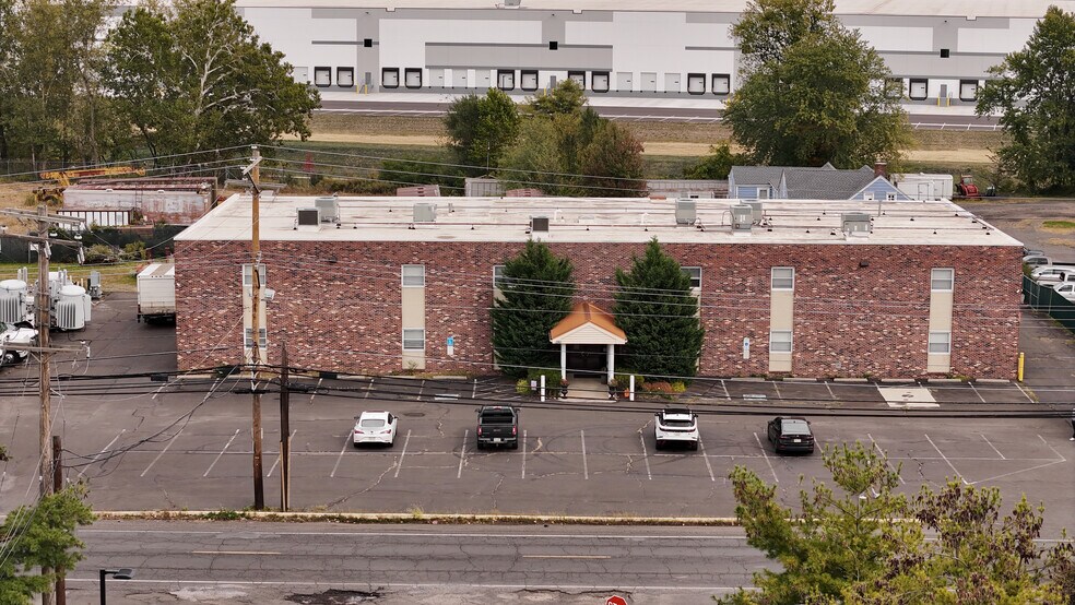 More Photos Of 1380 S Pennsylvania Ave, Morrisville Manufacturing For Lease