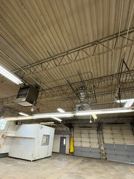 More Photos Of 1075 Lebanon Rd, Danville Warehouse For Lease