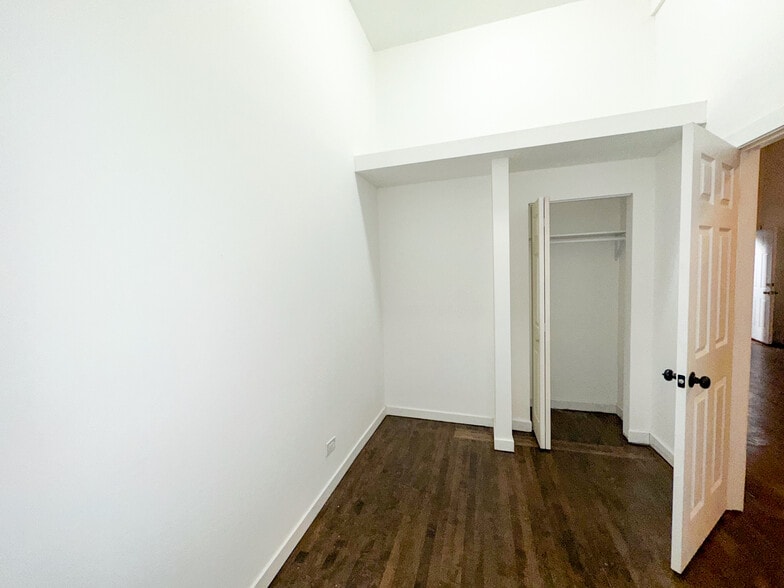 More Photos Of 8714 S Commercial Ave, Chicago Multifamily For Sale