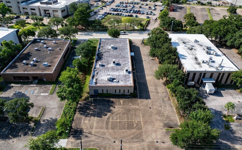 More Photos Of 1325 La Concha Ln, Houston Land For Sale