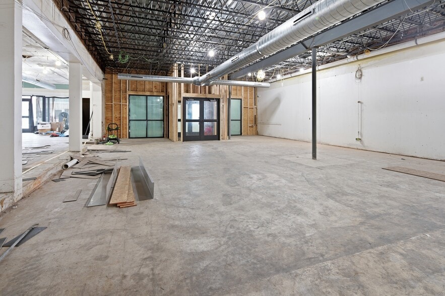 More Photos Of 122 S Madison St, Port Clinton Storefront For Sale