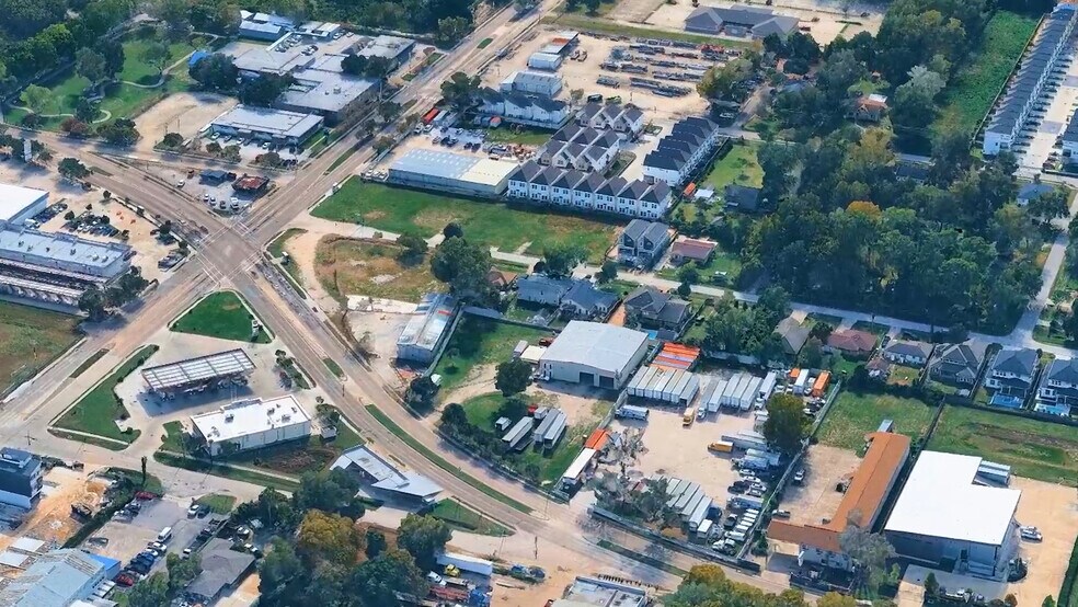 More Photos Of 313 W Tidwell Rd, Houston Warehouse For Lease