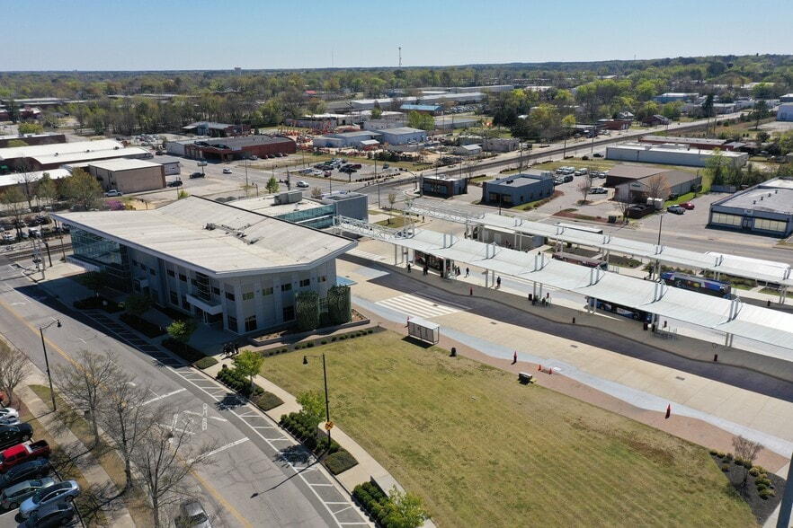 More Photos Of 505 Franklin St, Fayetteville Specialty For Lease