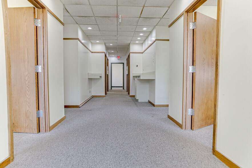 More Photos Of 2710 College Ave, Alton Medical For Lease