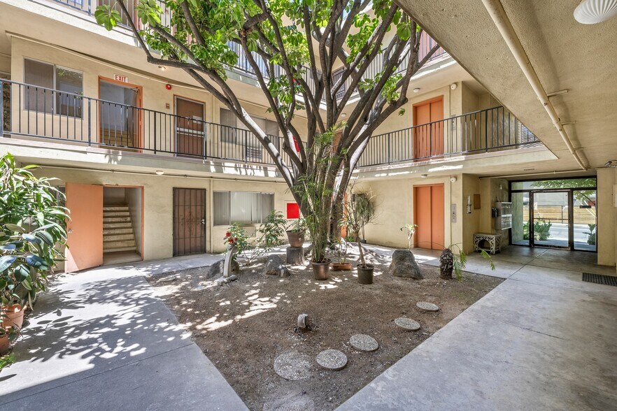 More Photos Of 1301 N Mansfield Ave, Los Angeles Apartments For Sale