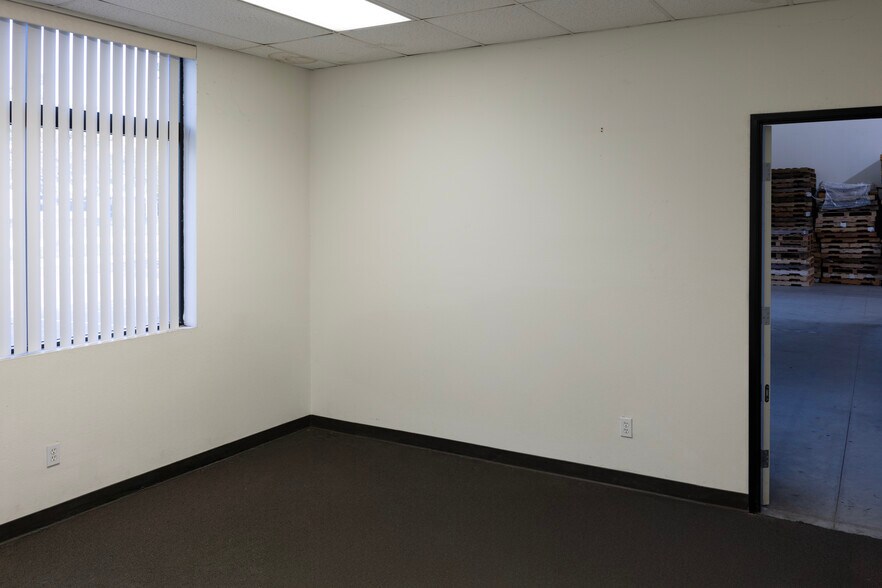 More Photos Of 1400 Pacific Ave, Oxnard Manufacturing For Lease