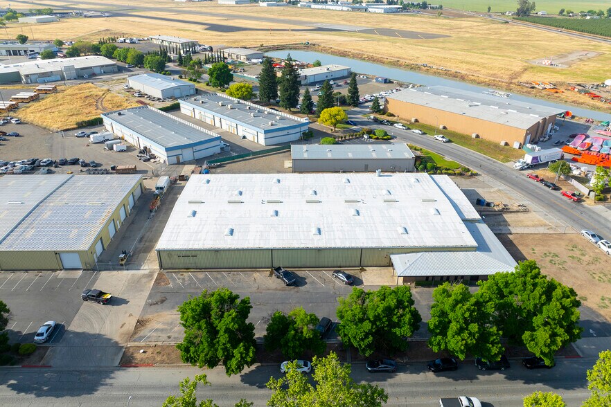 More Photos Of 2170 Wardrobe Ave, Merced Manufacturing For Sale