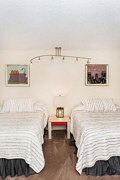 More Photos Of 56 El Paso Blvd, Manitou Springs Hotel For Sale