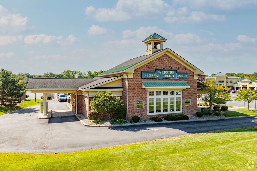 More Photos Of 815 Ridge Rd, Webster Bank For Lease