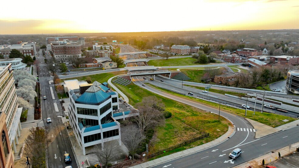 More Photos Of 250 W First St, Winston-Salem Loft Creative Space For Lease