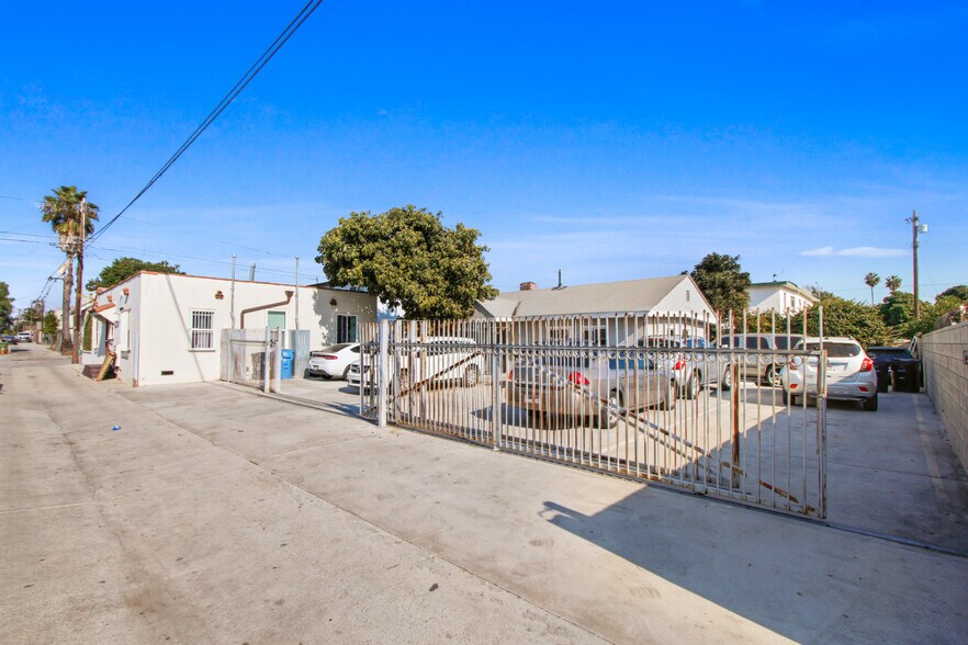 More Photos Of 810 W D St, Wilmington Apartments For Sale