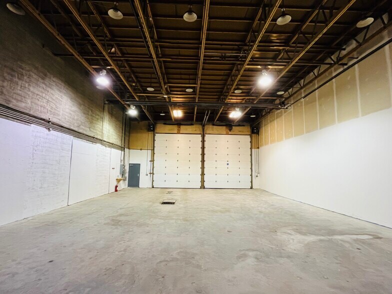 More Photos Of 4907 1st Ave, Edson Light Distribution For Lease