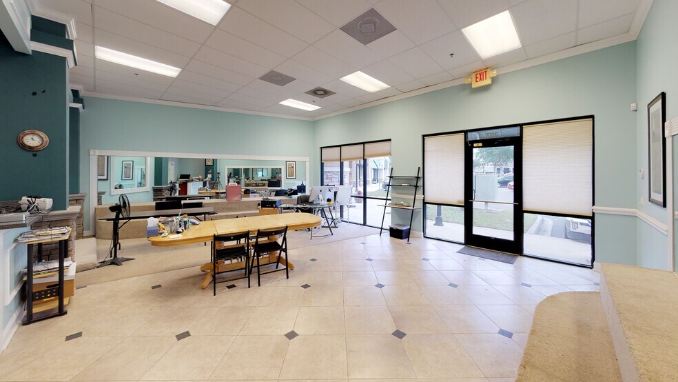 More Photos Of 2219 County Road 220, Middleburg General Retail For Sale
