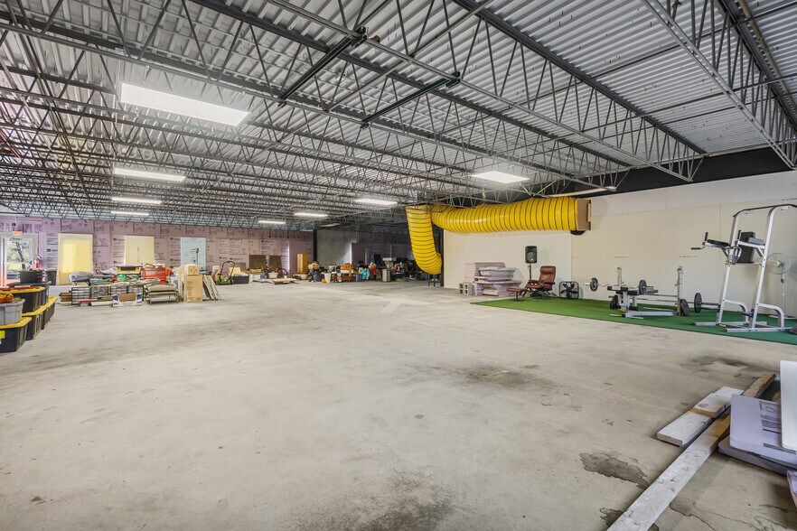 More Photos Of 2104 International Ln, Madison Light Distribution For Sale