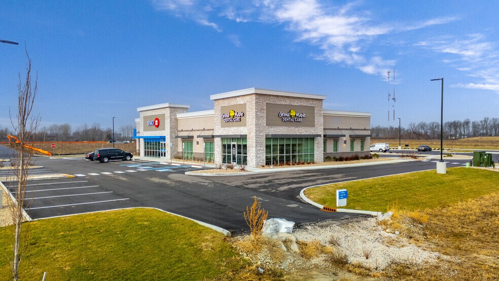 More Photos Of 253 W Tournament Trl, Westfield Storefront For Sale