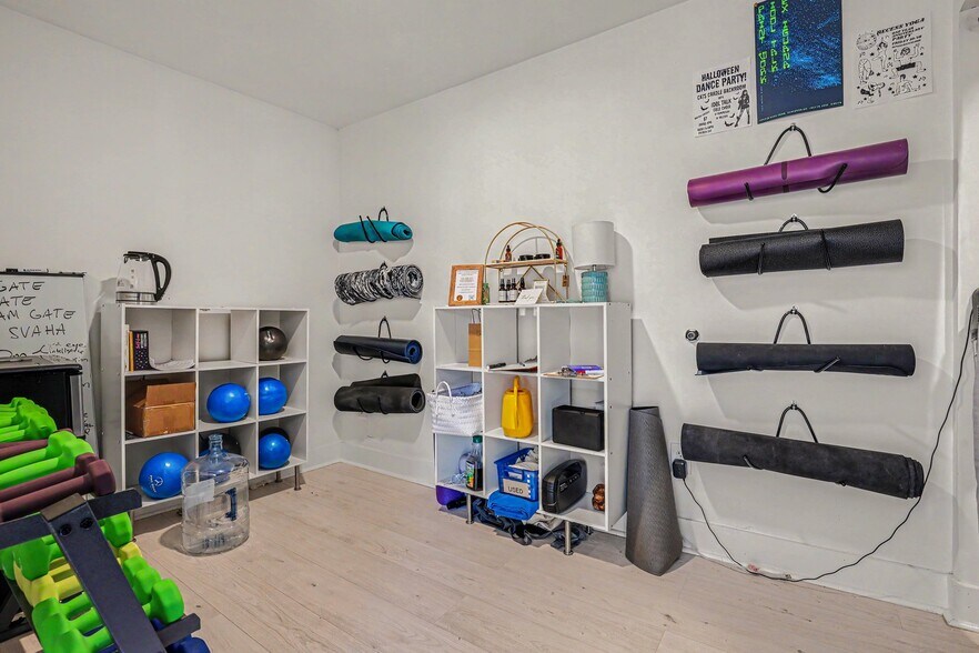 More Photos Of 705 W Rosemary St, Chapel Hill Storefront For Sale