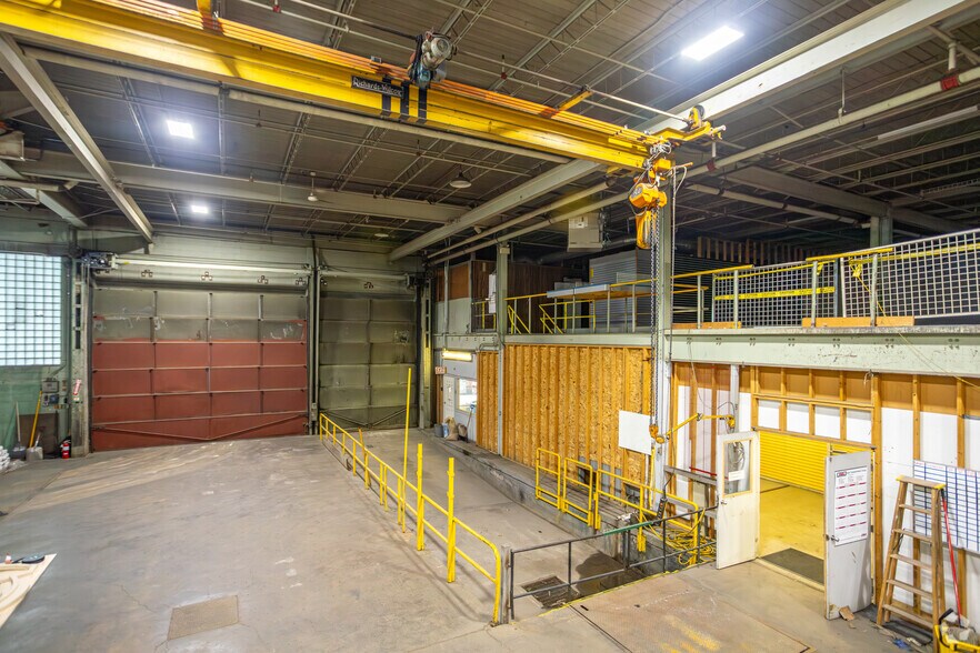 More Photos Of 8520 106A Ave NW, Edmonton Warehouse For Lease