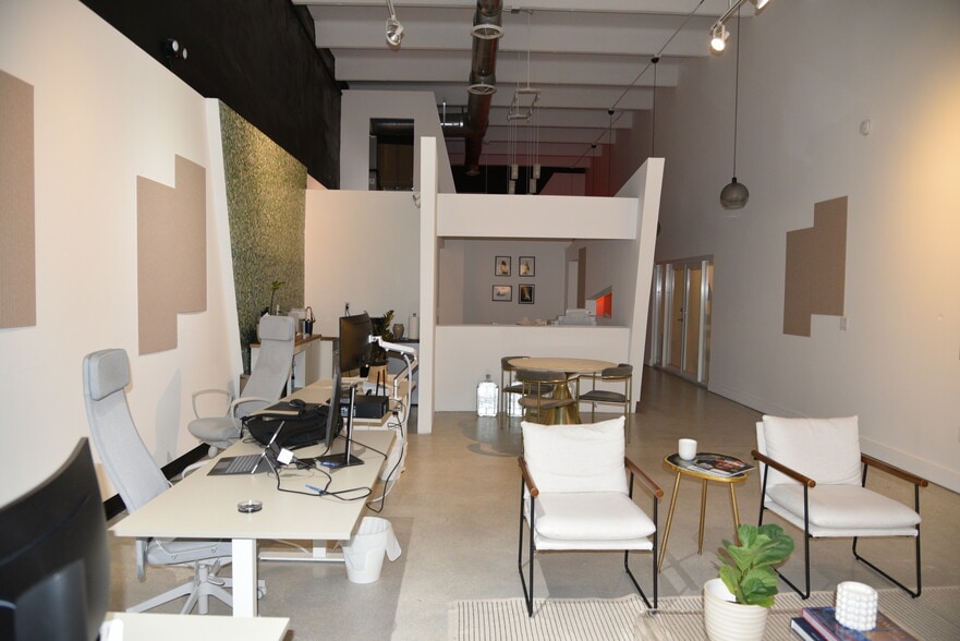 More Photos Of 2310 W 79th St, Hialeah Warehouse For Sale
