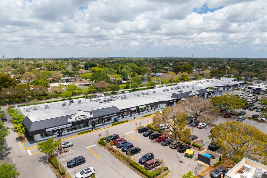 More Photos Of 9801-9965 Pines Blvd, Pembroke Pines General Retail For Lease