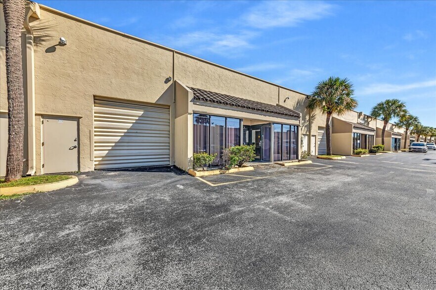 More Photos Of 6187 NW 167th St, Miami Lakes Office For Sale