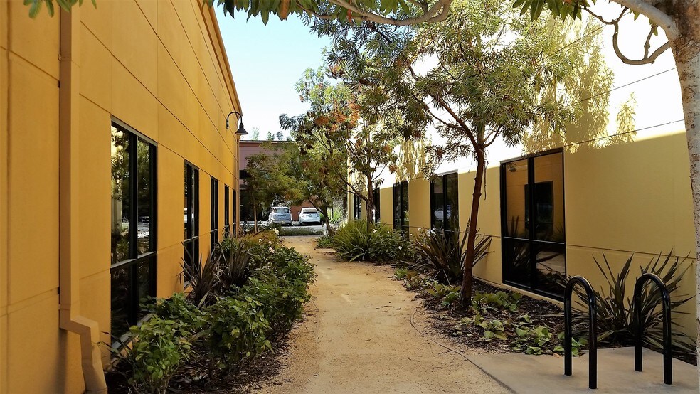 More Photos Of 475 N Whisman Rd, Mountain View Office For Lease