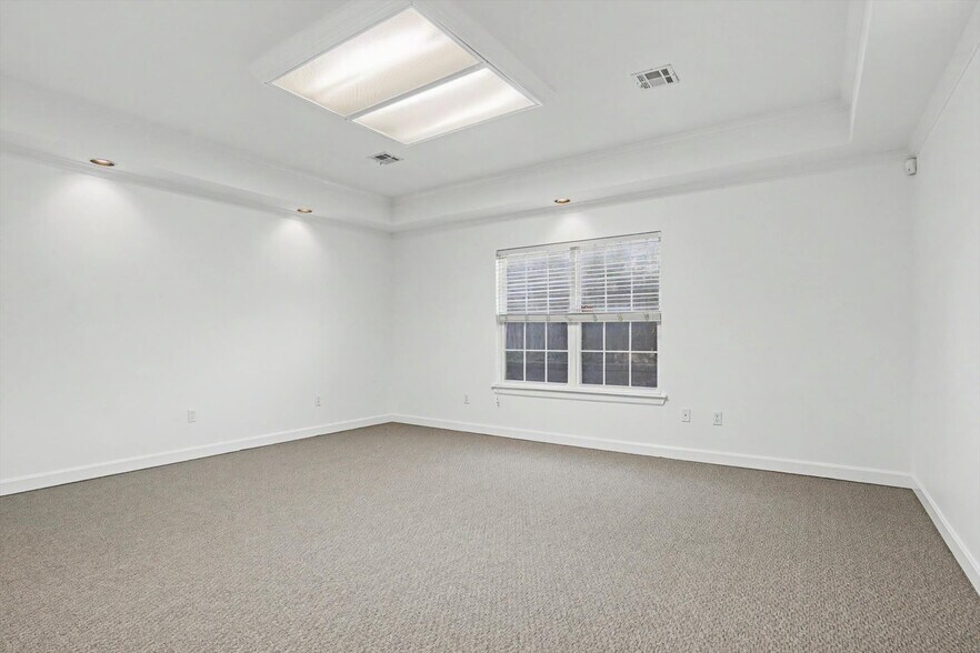 More Photos Of 5407 S Lewis Ave, Tulsa Office For Lease