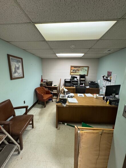 More Photos Of 8716 SE 15th St, Oklahoma City Distribution For Sale