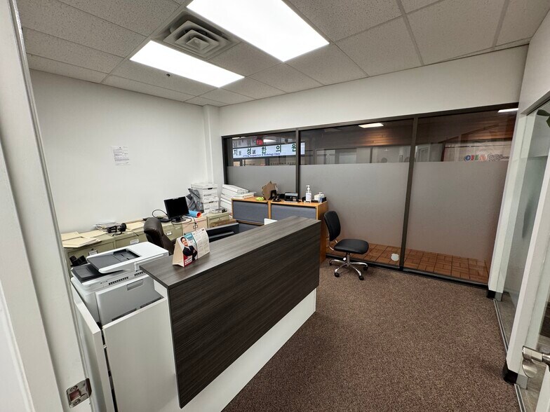 More Photos Of 3030 Lincoln Ave, Coquitlam General Retail For Lease