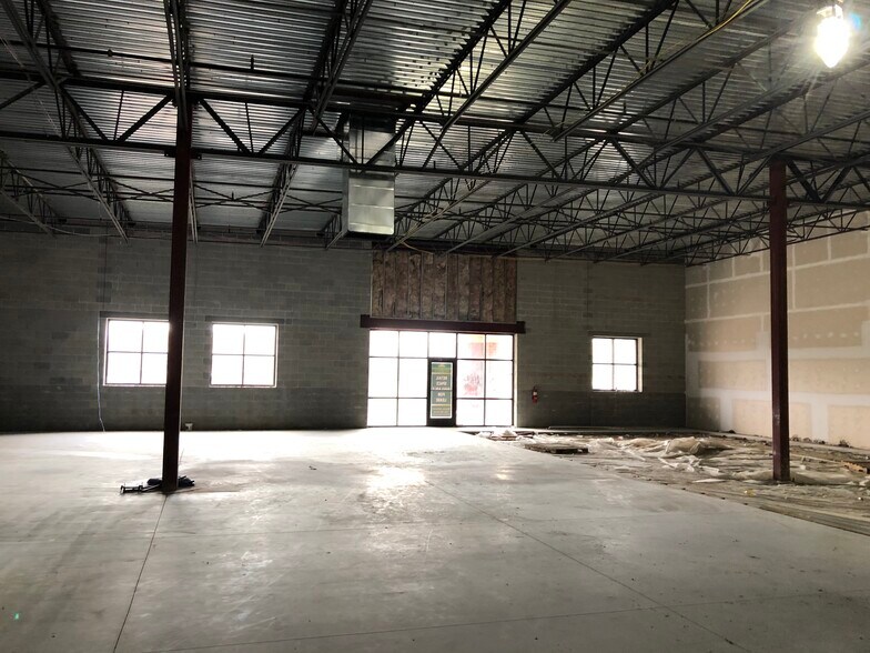 More Photos Of 11409 Ocean Gateway, Berlin Unknown For Lease