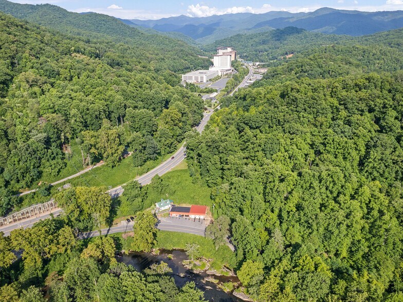 More Photos Of 119 Whitewater Dr, Cherokee Freestanding For Sale