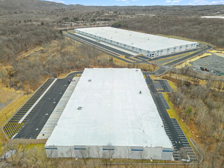 More Photos Of 25 Old Mill Rd, Suffern Unknown For Lease