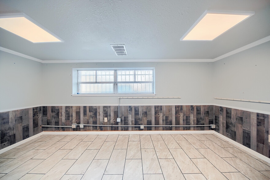 More Photos Of 33 E Magnolia St, Stockton Office For Lease