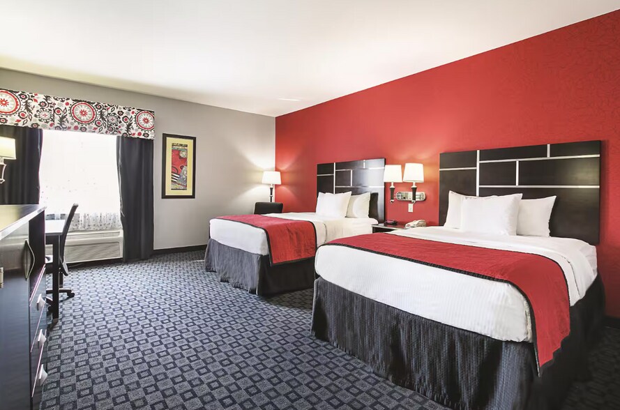 More Photos Of 1000 Dowdy Ferry Rd, Hutchins Hotel For Sale