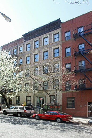 More Photos Of 210 W 82nd St, New York Apartments For Lease