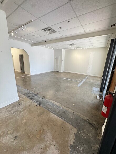 More Photos Of 323-329 Central Ave, Sarasota Office For Lease
