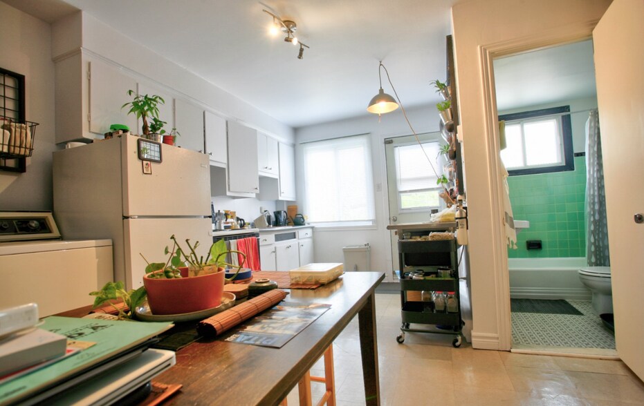 More Photos Of 5979-5985 Rue Hochelaga, Montréal Apartments For Sale